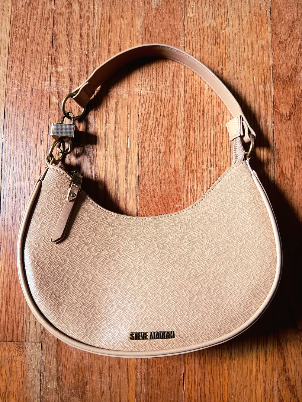 Steve Madden Camel Tan Pebbled Crescent Shoulder Bag With Goldtone Hardware